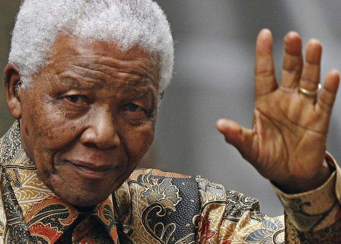 Zece omagii aduse de persoanele publice din România lui Nelson Mandela