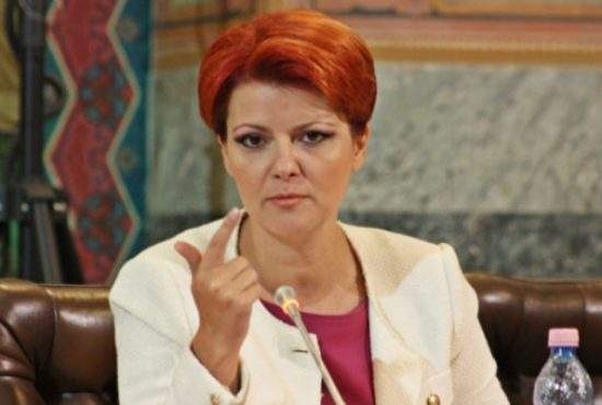 Să vadă şi ea cum e! Iubitul Olguţei Vasilescu i-a promis că-şi face mărire de penis, dar şi-a scurtat-o cu 2 cm