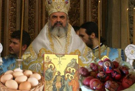 Patriarhul Daniel, victorie în instanţă! Supermarketurile nu mai au voie să vândă ouă pentru că sunt obiecte de cult