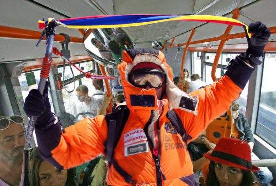 După Everest, un nou record! Horia Colibăşanu a mers cu tramvaiul 41 de la un capăt la altul fără oxigen suplimentar