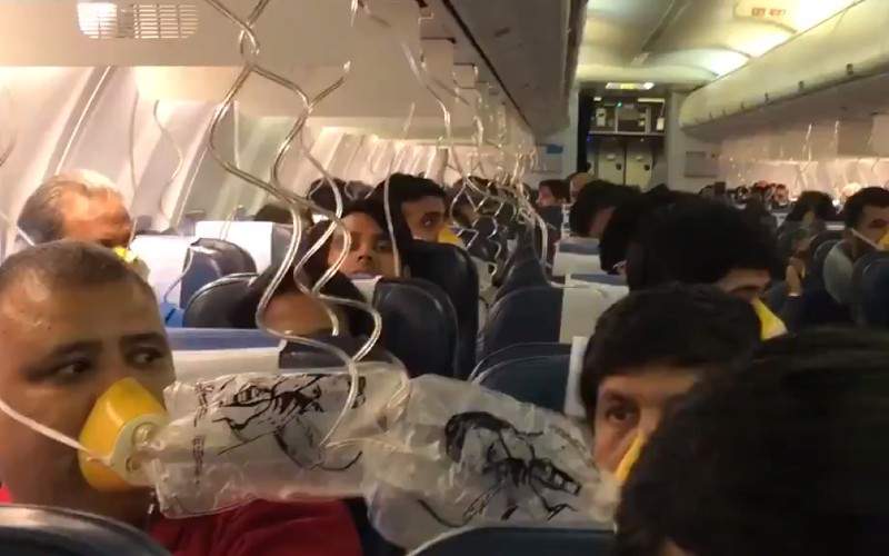 Panică la bordul unei aeronave Ryanair după ce pilotul a anunţat că zboară spre România