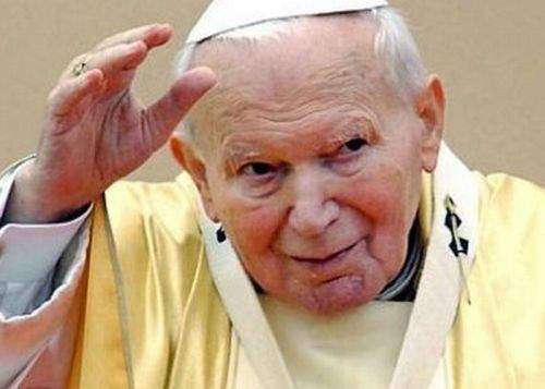 Băsescu despre beatificarea Papei Ioan Paul al II-lea: „Eu umblu rupt de beatificat toată ziua!”