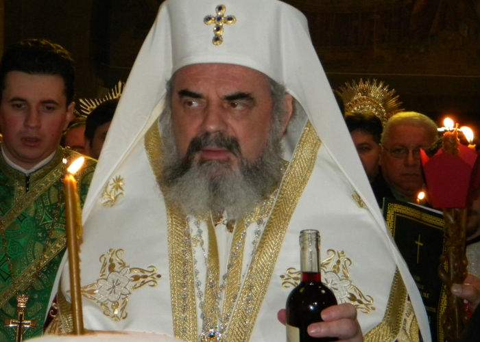 Patriarhia avertizează că parcarea subterană de la Universitate nu e sigură, nefiind sfinţită