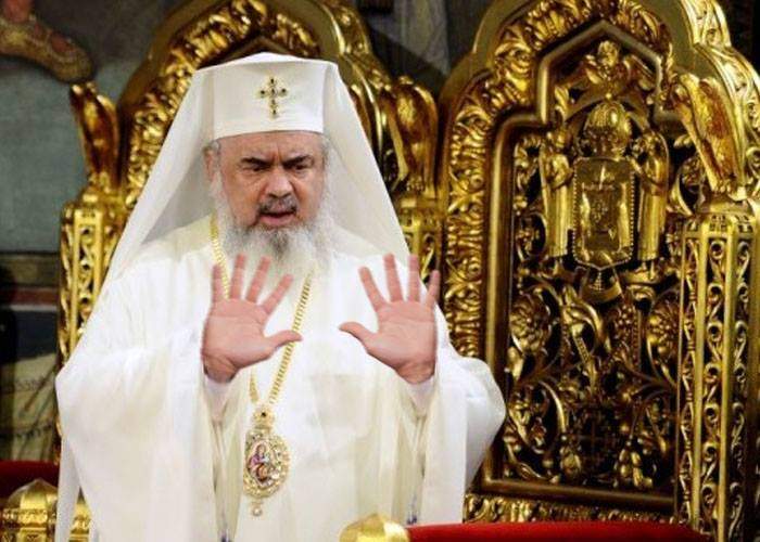 Patriarhul Daniel s-a răzgândit: “Bogăţia e rea, dar vă ajut eu să scăpaţi de ea”