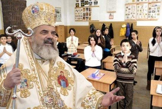 Pentru că mulți elevi fac Religie ca să-și crească media, Patriarhul profită: 10 se ia doar cu bani!