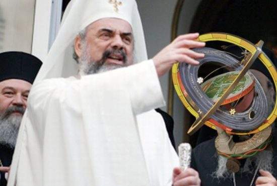 Patriarhul Daniel cere scoaterea alchimiei din programa pentru clasa pregătitoare