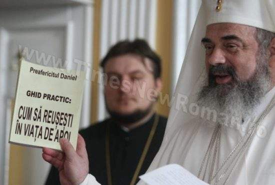 Patriarhul Daniel şi-a lansat volumul „Cum să reuşeşti în Viaţa de Apoi”