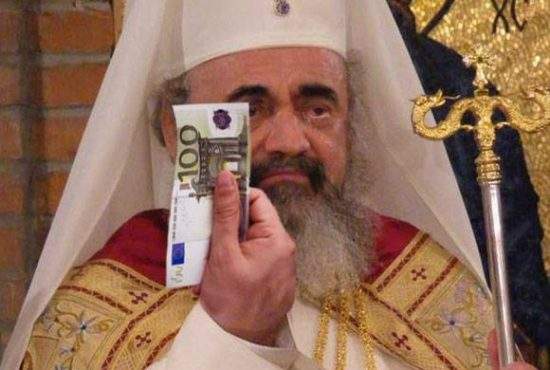 Foto! Cine zicea că Patriarhul nu suferă? Iată-l cum plânge victimele din Colectiv