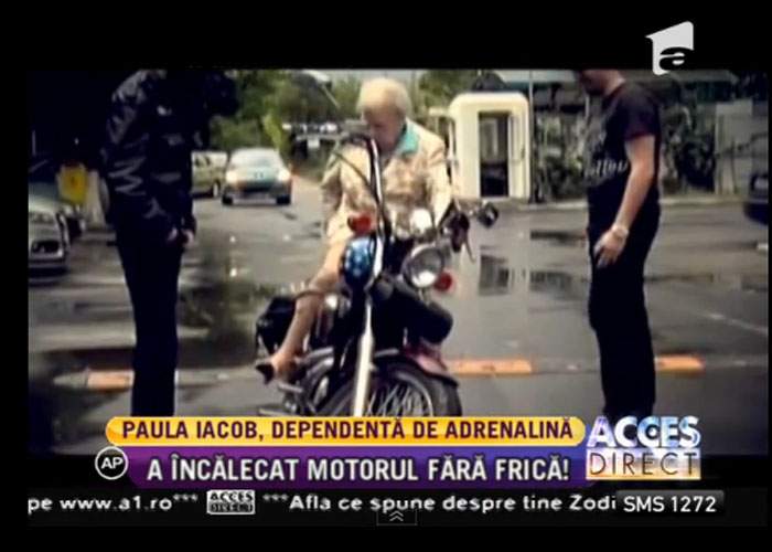 Paula Iacob s-a plimbat cu motoreta! Mii de români s-au îngrămădit să vadă primul dric cu 2 roţi