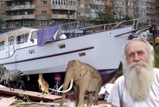 Semn că ploile nu se opresc? Un pensionar din Titan şi-a făcut o barcă mare şi bagă animale în ea