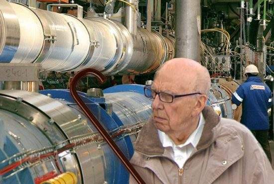 Un pensionar elvețian tot le bate savanților de la CERN în țeavă să dea acceleratorul mai încet „că lumea mai și doarme”