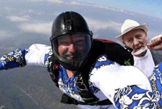 Un paraşutist a căzut în gol după ce un pensionar i-a tăiat corzile de la paraşută