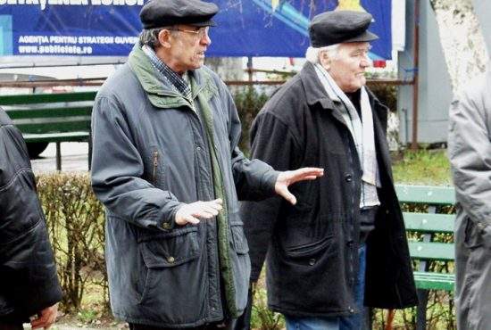 Traficul în vama Siret, îngreunat de pensionari români care întreabă ce se dă