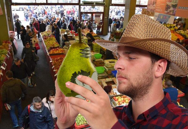 Întreprinzător. Un român a vopsit becurile arse în verde şi le vinde ca “pere light”