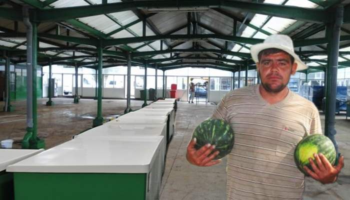 Prima piaţă cu produse 100% româneşti va fi închisă până în iulie, când apar pepenii