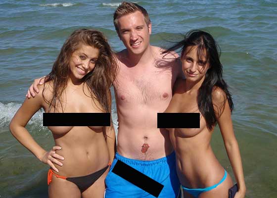 Pe plajele pe care se face topless vor fi asigurate şi spaţii decente pentru masturbare