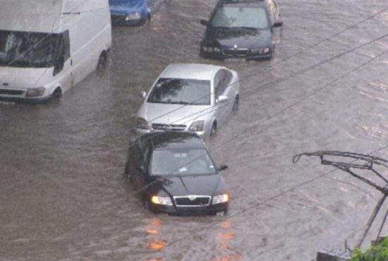 16 lucruri despre ruperea de nori din Bucureşti