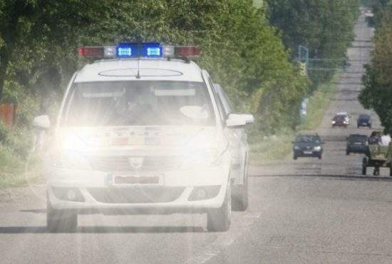 Modificări la Codul Rutier. Poliţiştii vor fi obligaţi să-ţi dea flashuri cu 2 km înainte de radar