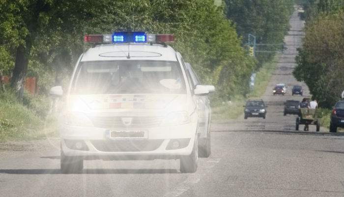 Modificări la Codul Rutier. Poliţiştii vor fi obligaţi să-ţi dea flashuri cu 2 km înainte de radar