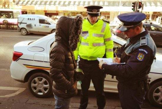 Poliţia îţi va confisca toate sumele peste 60 lei, că există riscul să-ţi iei droguri