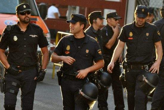 Poliţiştii din Spania intră toți în concediu, pentru că românii se întorc în ţară pe perioada verii