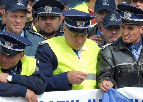 Poliţiştii au protestat împotriva subiectelor grele de la BAC