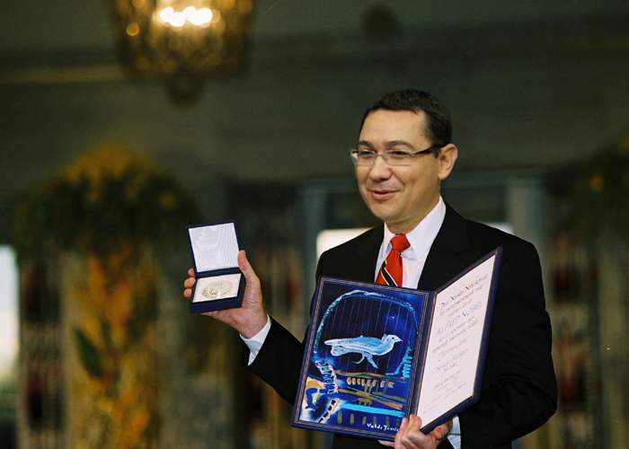 Victor Ponta speră la minim 3 premii Nobel: pentru Literatură, Pace şi Chimie