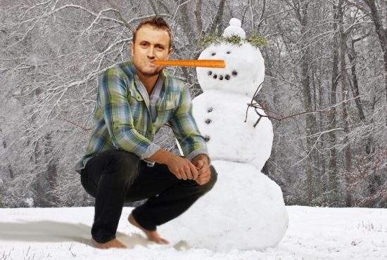 Poza zilei! Bote, surprins de paparazzi în Pădurea Băneasa sugând morcovul unui om de zăpadă