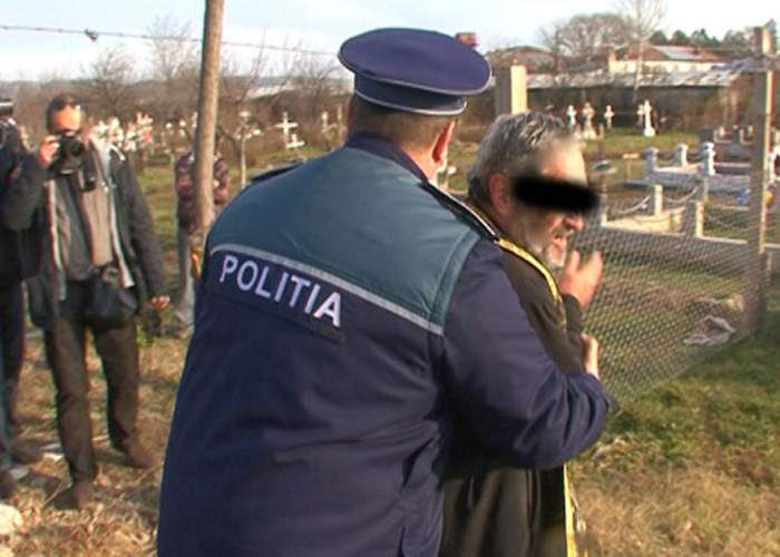 S-a mers prea departe! Preot prins în timp ce fura din cutia milei de la altă biserică!