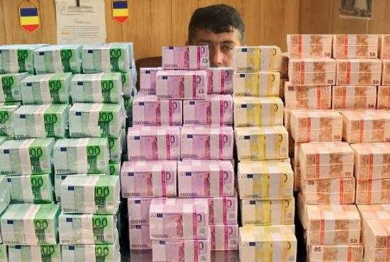 Un primar şi-a mărit salariul atât de mult, că România are acum datorii mai mari la el decât la FMI