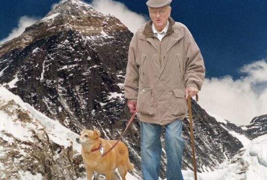 Primul pensionar român pe Everest se plânge că acolo sus e foarte curent