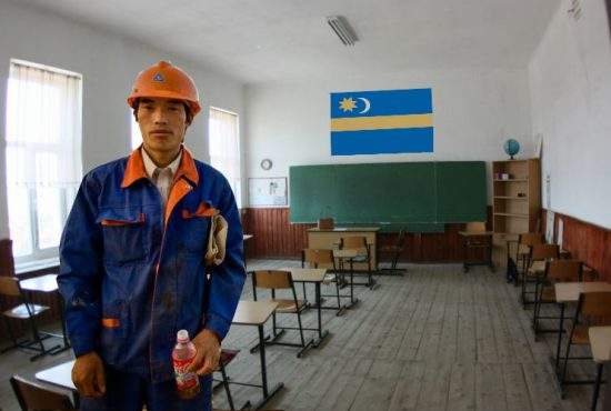 O şcoală din Secuime a adus profi de română din Vietnam, că oricum nu ştiu diferenţa