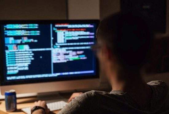 O firmă de IT a pus antifurturi pe programatori, ca să nu-i fure alte firme