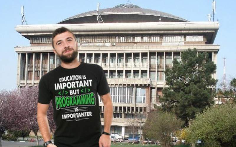 Un IT-ist revine anual în Politehnică, să vadă locul unde a rămas virgin în facultate