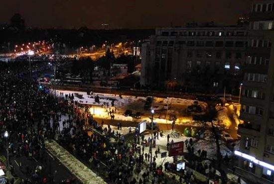 Atenţie, români. După intrarea în vigoare a Ordonanţei, protestul are loc la Otopeni Plecări!