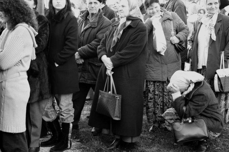 Din cauza crizei, din ce în ce mai mulţi protestatari sunt daţi afară de pe stradă