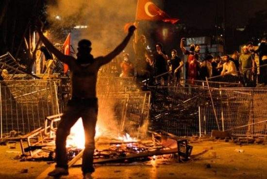 Dan Voiculescu vrea să închirieze protestatari din Turcia: „Cu ei sigur îl dau jos pe Băsescu”