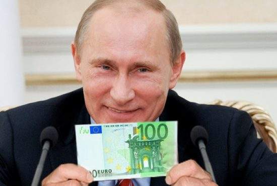 Rusia, seducătoare ca întotdeauna: “Dacă ieşiţi din NATO, vă mai dăm 100 de euro!”