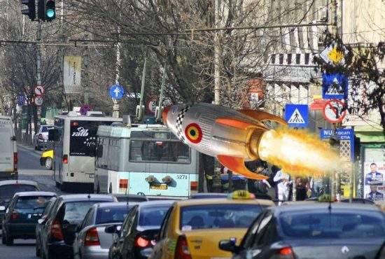 România a testat o rachetă care poate prinde două semafoare consecutive pe verde în Bucureşti