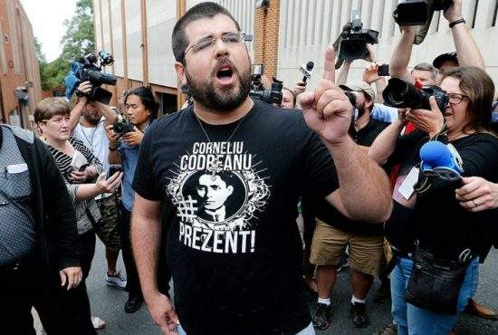 10 lucruri pe care sigur nu le știi despre rasistul american care poartă tricouri cu Zelea Codreanu