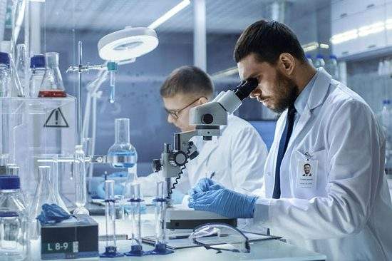 Savanții de la Cotroceni au finalizat decorația pentru inventatorul vaccinului anti-Covid