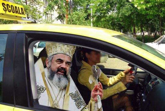 A mers prea departe: Biserica Ortodoxă vrea ore de religie și la școala de șoferi