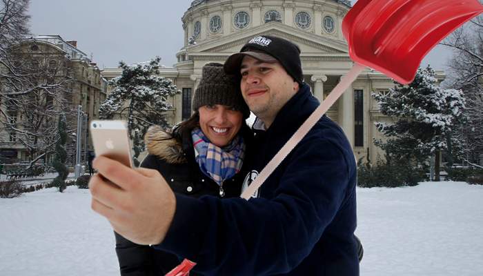 Dacă e să te iei după selfiurile de pe Facebook, România a fost deszăpezită complet de 8 ori!