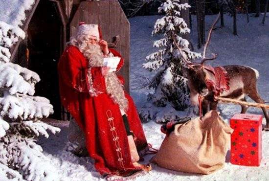 Moş Crăciun explică de ce locuieşte la Polul Nord: “În anunţ scria că e la 5 minute de metrou!”