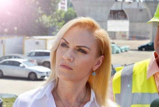 Urgia continuă! Fiindcă azi a ieşit soarele, Firea închide şcolile pe motiv de caniculă