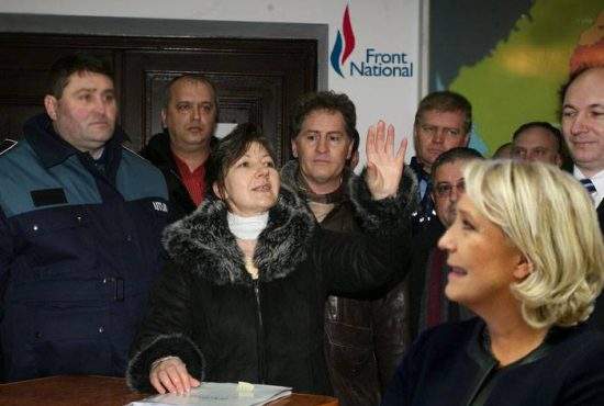 Asul din mânecă al lui Macron! O va trimite pe „pitica șomâldoacă” s-o dea afară și pe extremista Le Pen