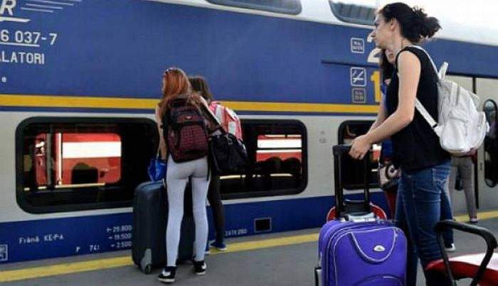 Atenţie la trenurile pirat de la aeroport! Un turist a fost ocolit sute de km, prin Paşcani