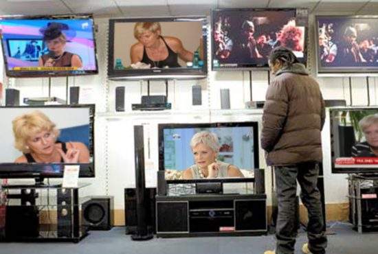 CNA îi interzice Monicăi Tatoiu să apară la mai mult de 5 posturi TV în acelaşi timp