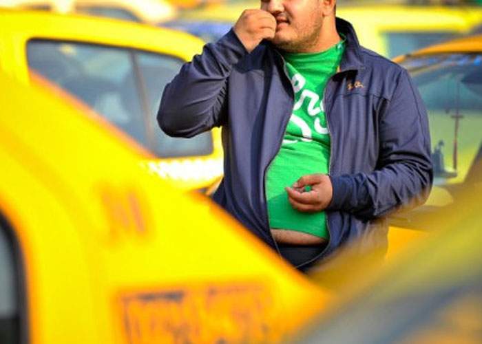 Zeci de taxiuri chemate în service pentru probleme la sistemul de retragere în Berceni