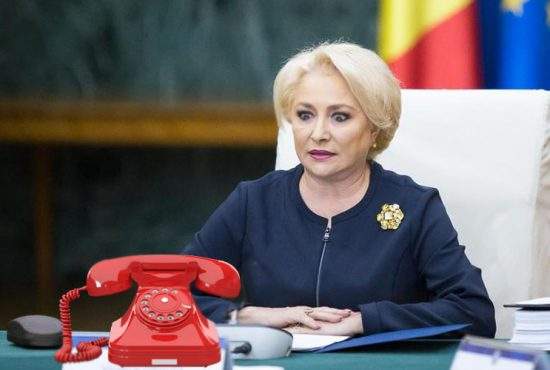 Viorica Dăncilă refuză să răspundă la telefon de 3 ore! A pierdut hârtiuţa cu „Alo”